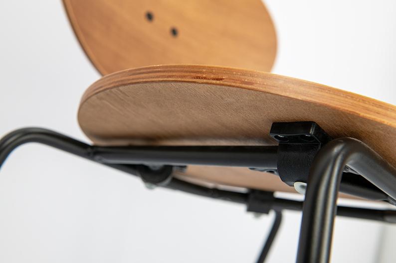 Abbildung Stuhl Ovni Detailansicht