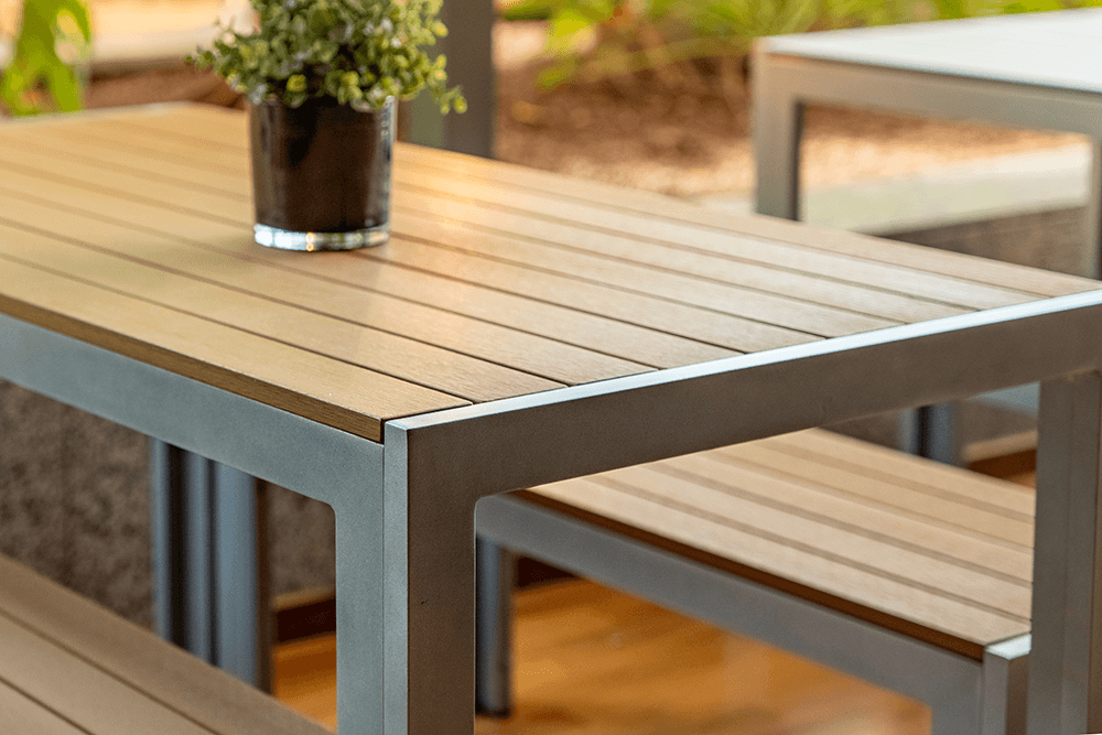 Abbildung 2-Sitzer-Bank Risa