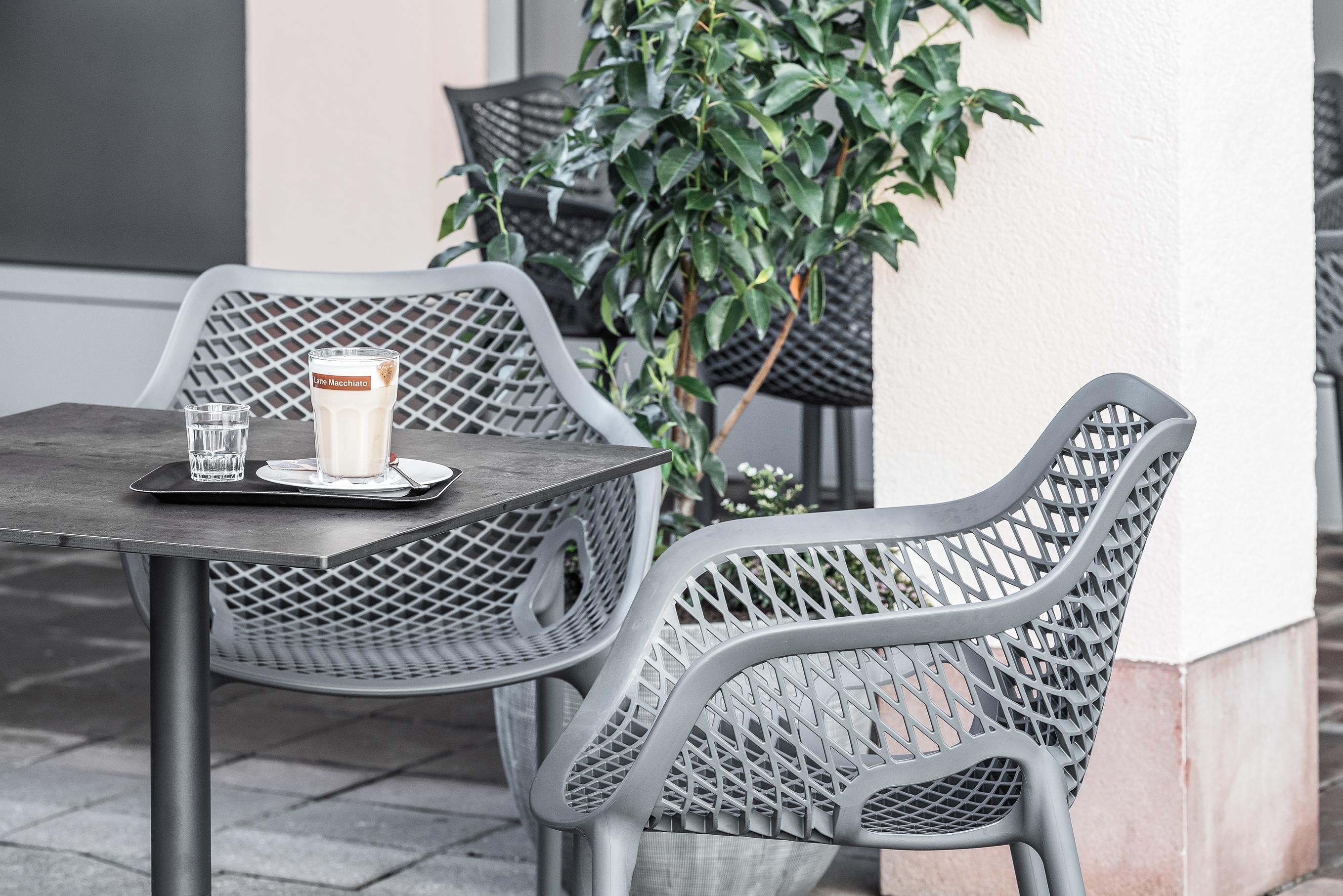 Abbildung Chaise à accoudoirs Emilia Ambiente