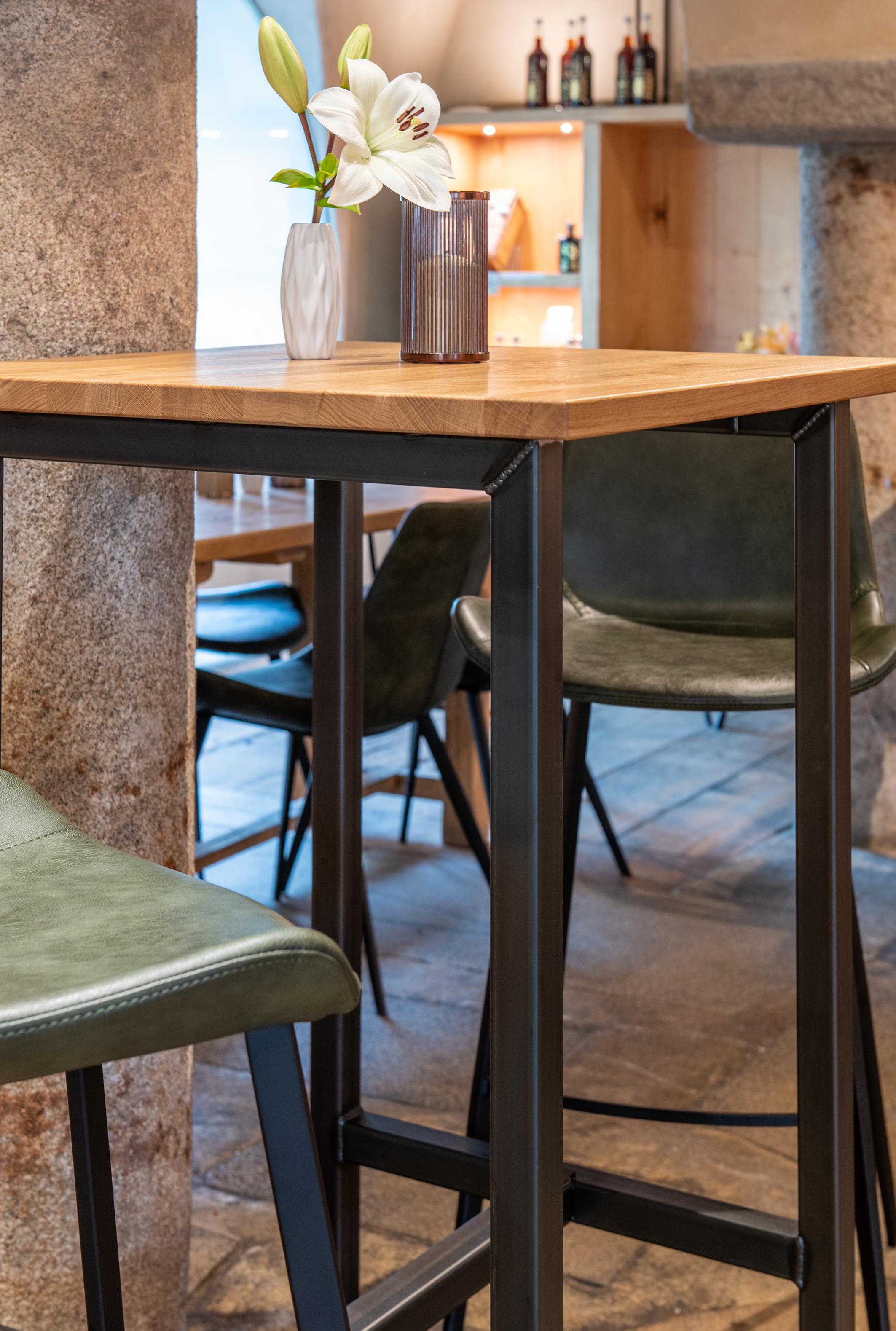 Abbildung high table Rickon Detailansicht