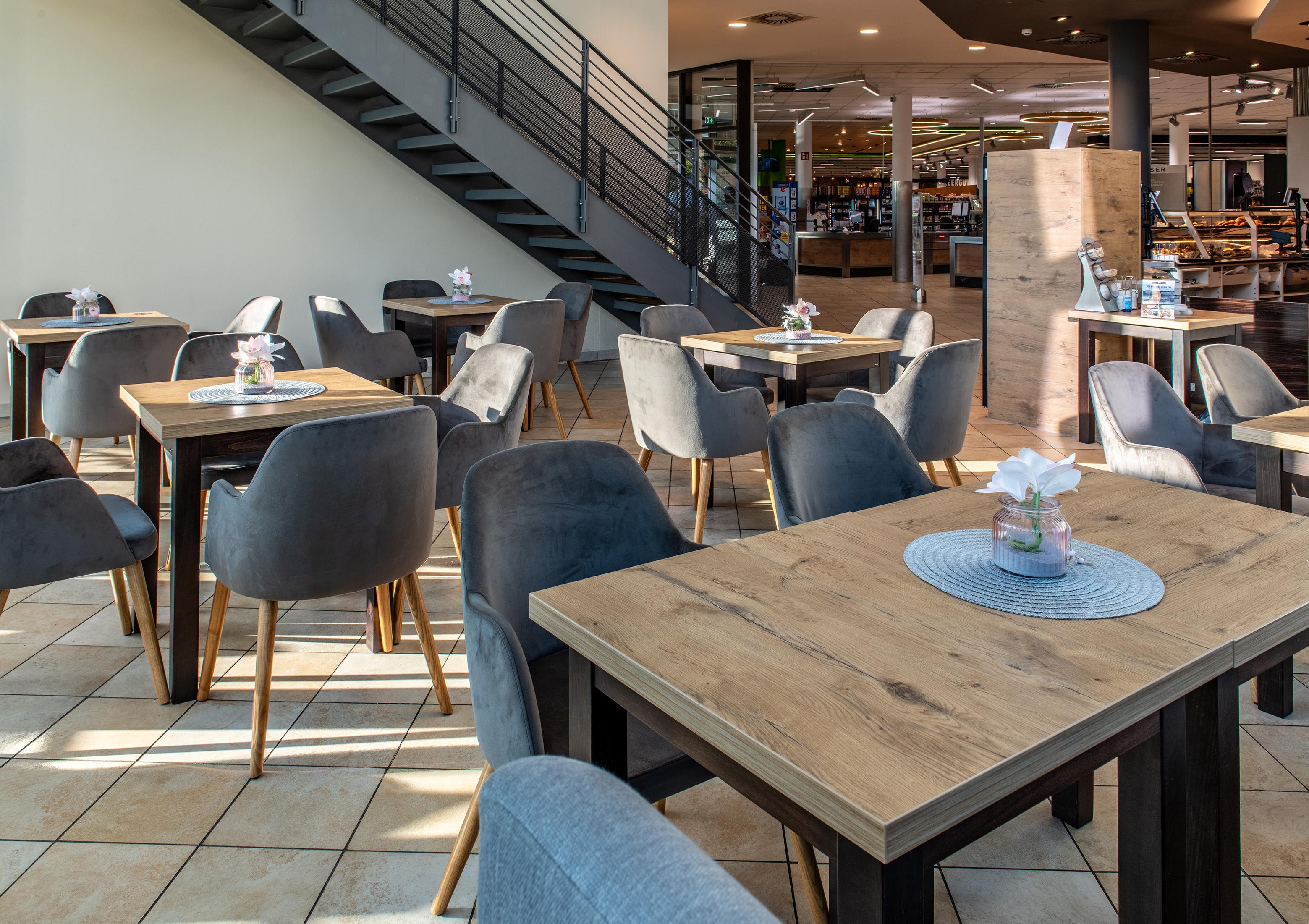 Abbildung dining table Dunia Ambiente